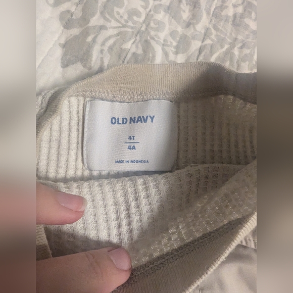 Two 4T Old Navy Waffle Henleys - Picture 3 of 6